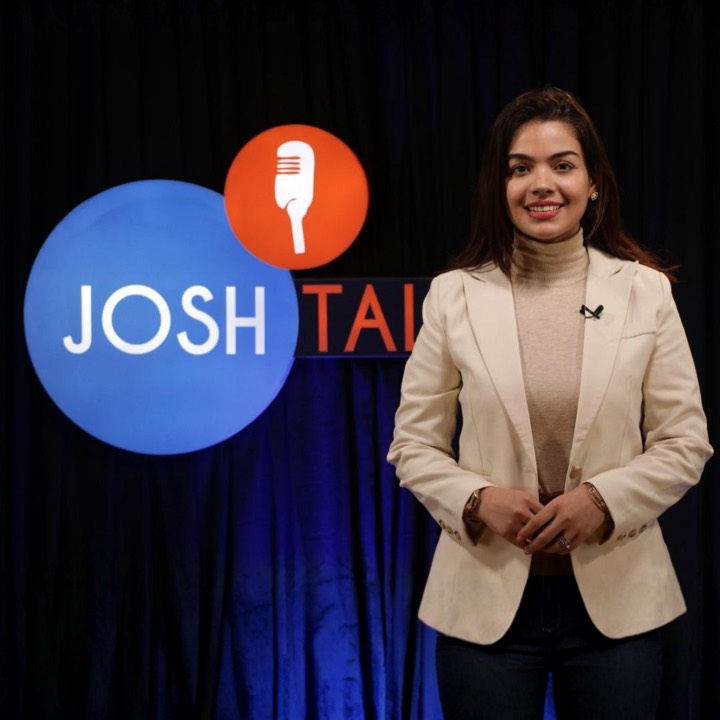 Saloni speaking on the Josh Talks stage
